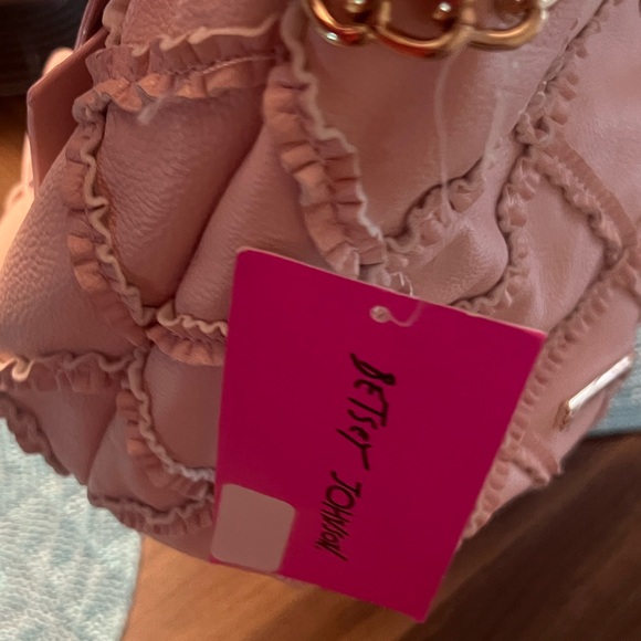 NWT, Betsey Johnson SET, Blush Crochet Bow,Shoulder Bag,Gold Chain,2 Pieces, Med - Picture 6 of 9